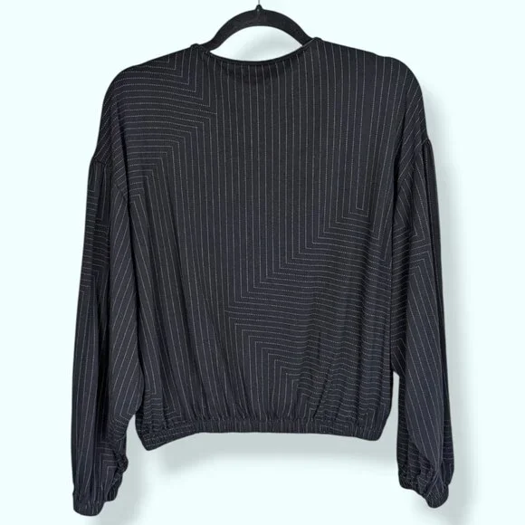 Endless Long Sleeve Line Pattern Top - Picture 5 of 7